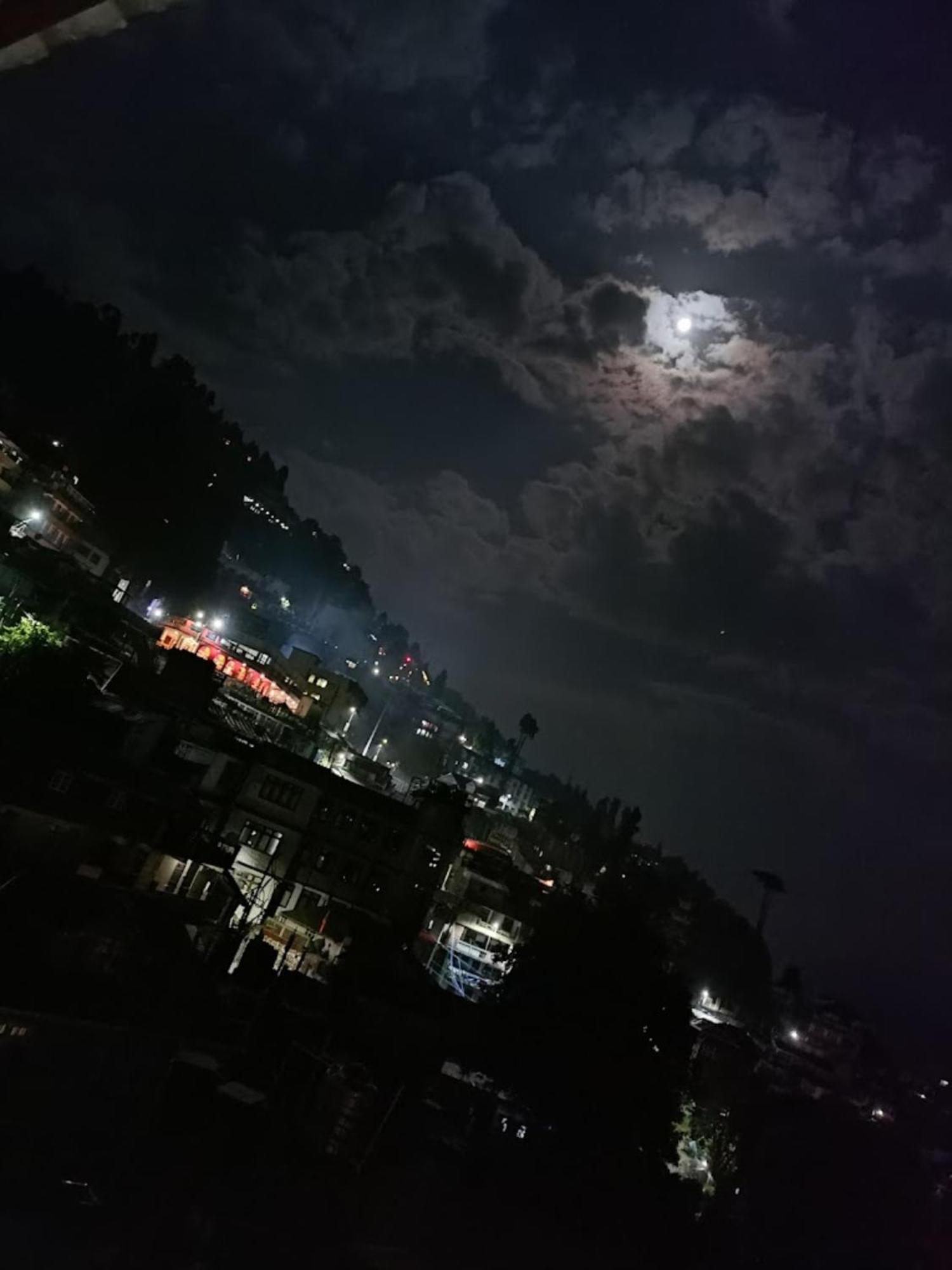 Hotel Pitstop Darjeeling - Excellent Service Recommended & Couple Friendly دارجيلنغ المظهر الخارجي الصورة