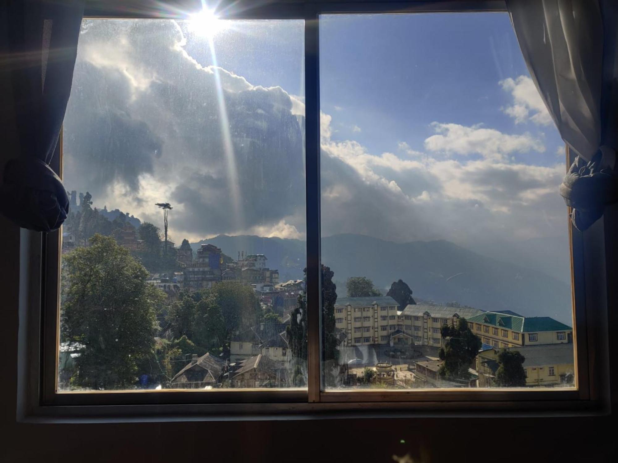 Hotel Pitstop Darjeeling - Excellent Service Recommended & Couple Friendly دارجيلنغ المظهر الخارجي الصورة